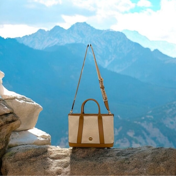 Michael Kors Luisa MD Satchel in Pale Peanut - NWT - Picture 4 of 10